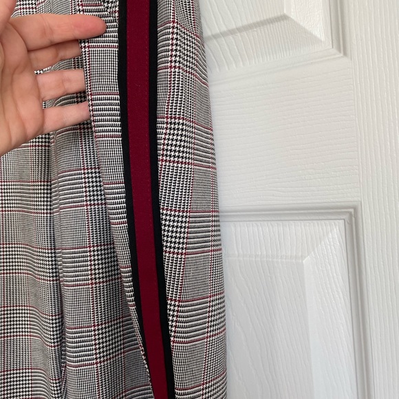 Zara Size medium cropped pant. Black, white and merlot colour check - Picture 2 of 5